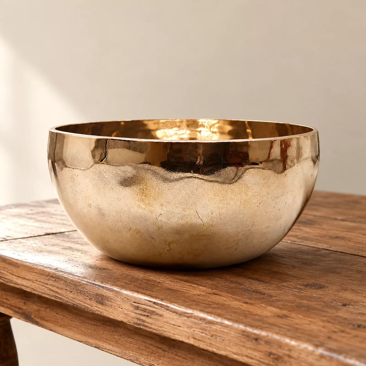 Extra Large Shining Bell-Metal Handmade Tibetan Singing Bowl - 21cm (approx 1500g)