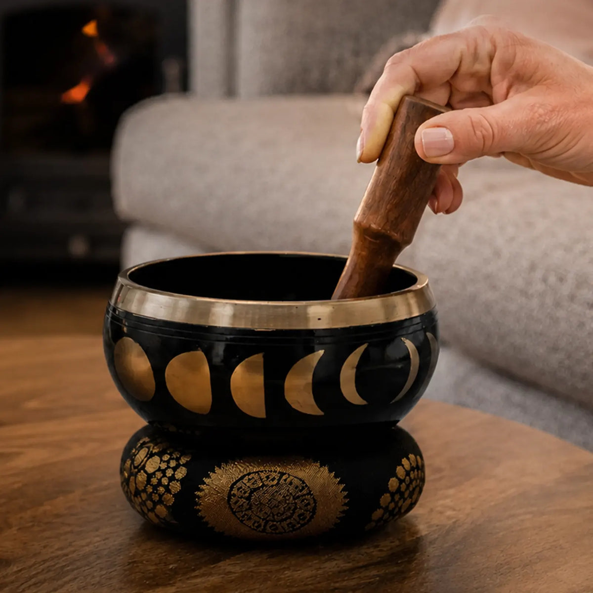 Large Moon Phase Tibetan Buddhist Singing Bowl Set- Black 14cm