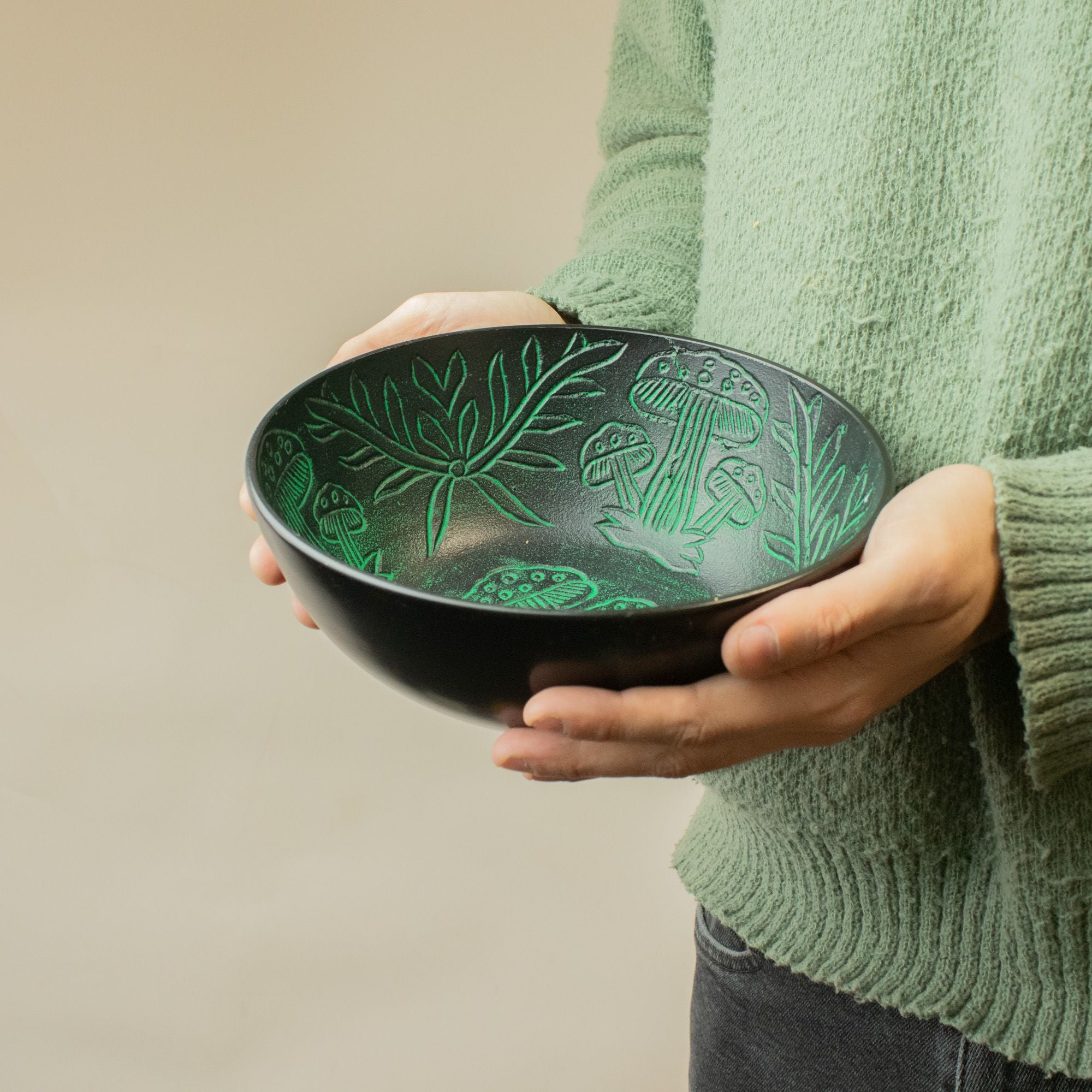 Aluminium Singing Bowl - Magic Mushroom Design - Green 20cm