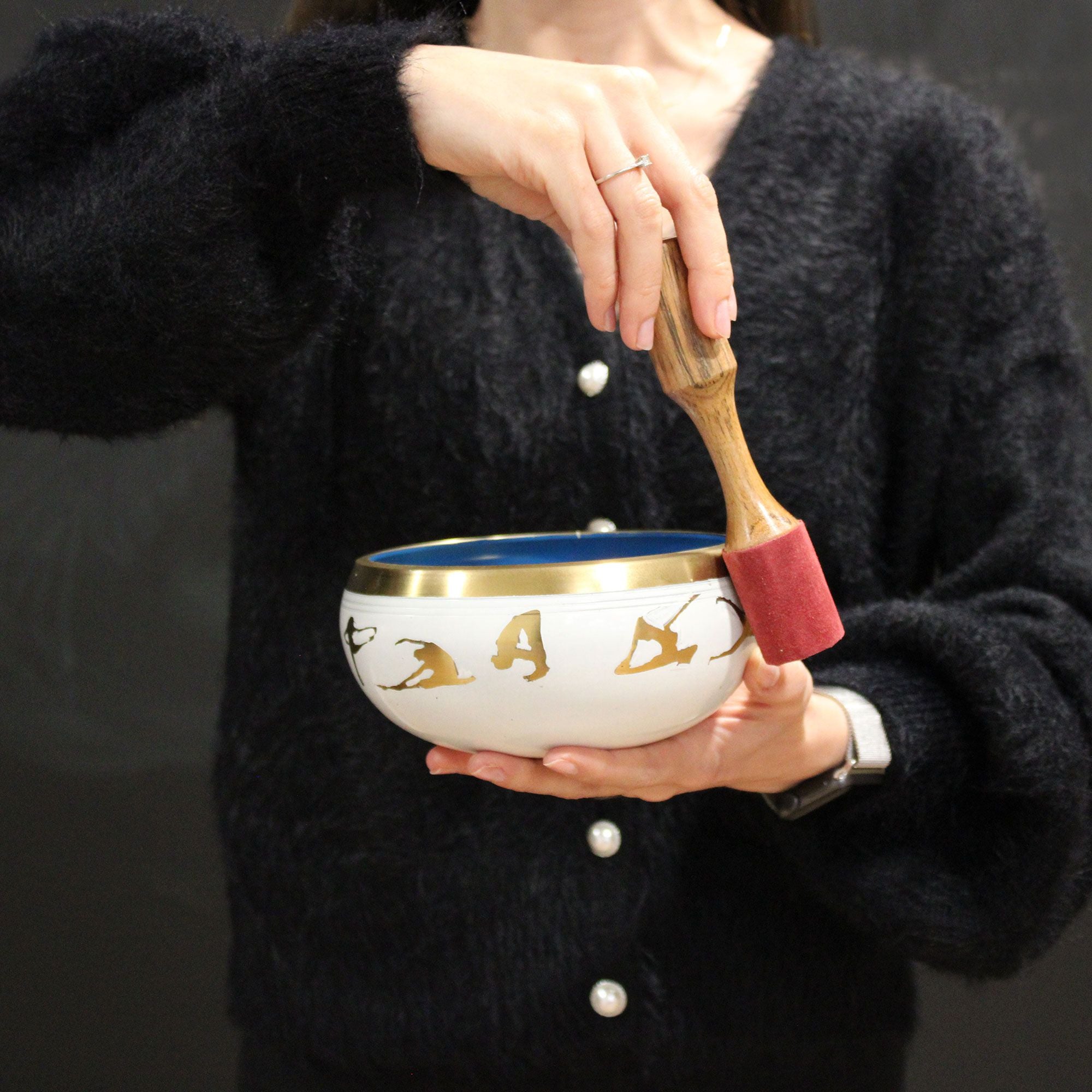 Large Yoga Moves Tibetan Singing Bowl Set - White and Blue 14cm
